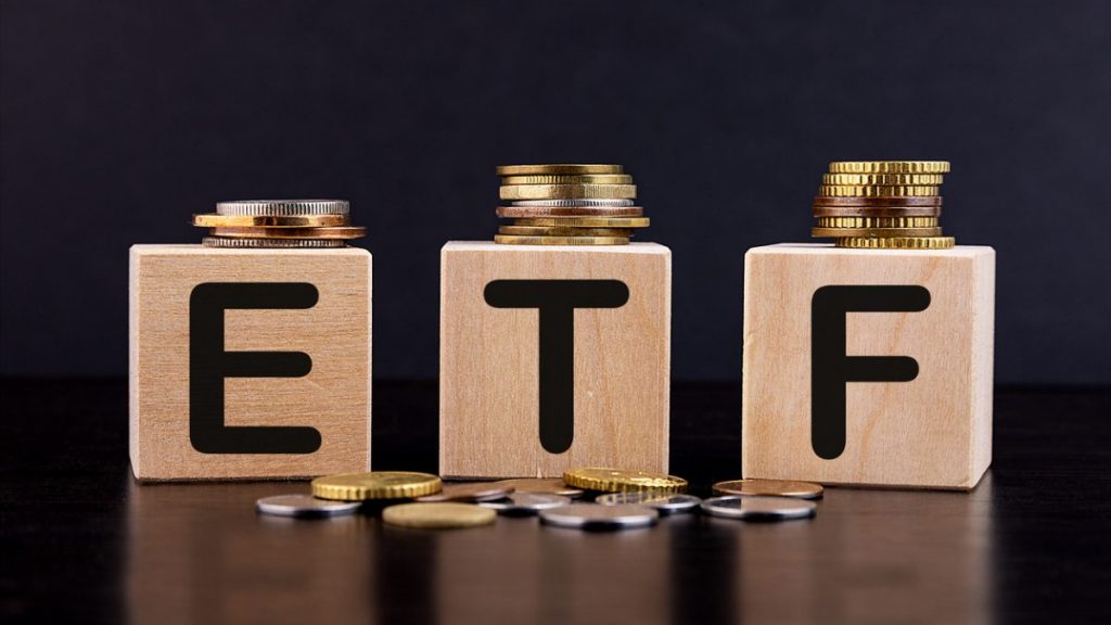 5 ETFs That Beat the S&P 500 and Build Wealth Faster